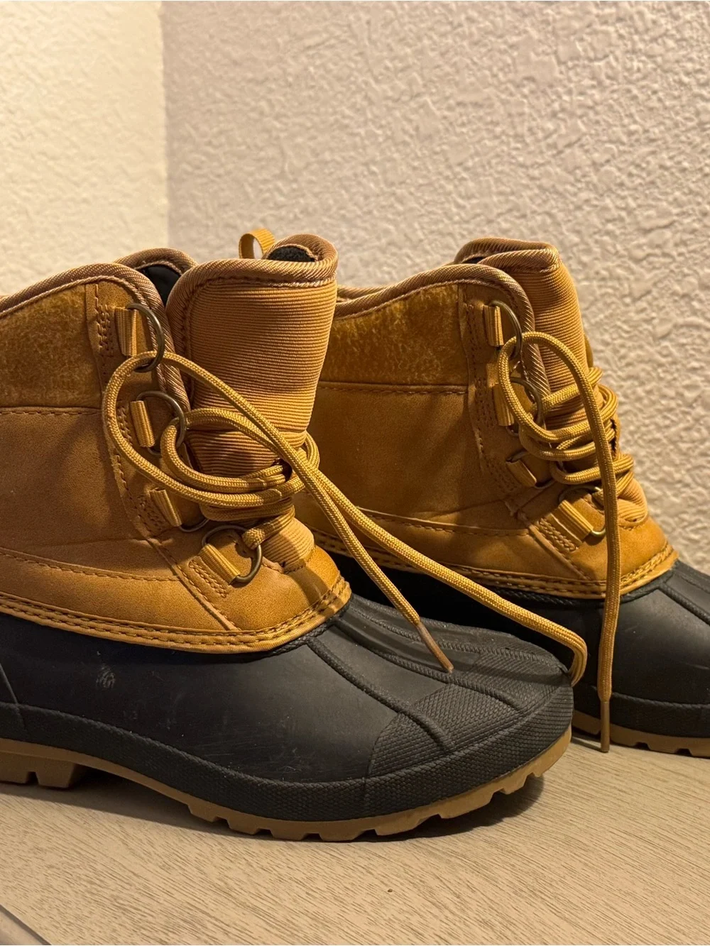 Duck Boots Women’s 6